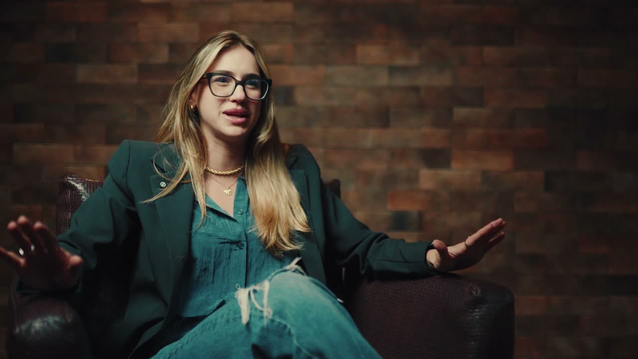 CóPia De     Juliana, Clínico geral (se especializando em Ortodontia) em Lima, São Paulo, em depoimento para a Smile University