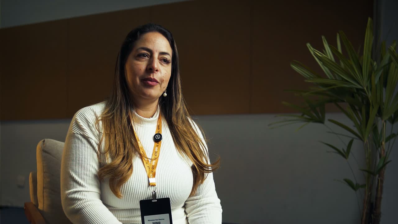 CóPia De     Wanessa, Buco-maxilo-facial, Implantodontia e Harmonização Orofacial em São Vicente, SP, em depoimento para a Smile University
