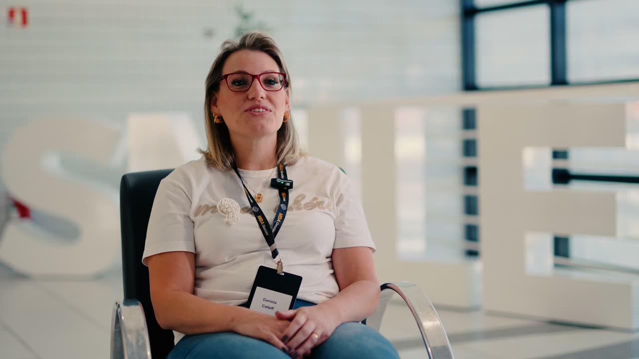 Daniela, Implante e prótese em Santa Bárbara do Este, em depoimento para a Smile University